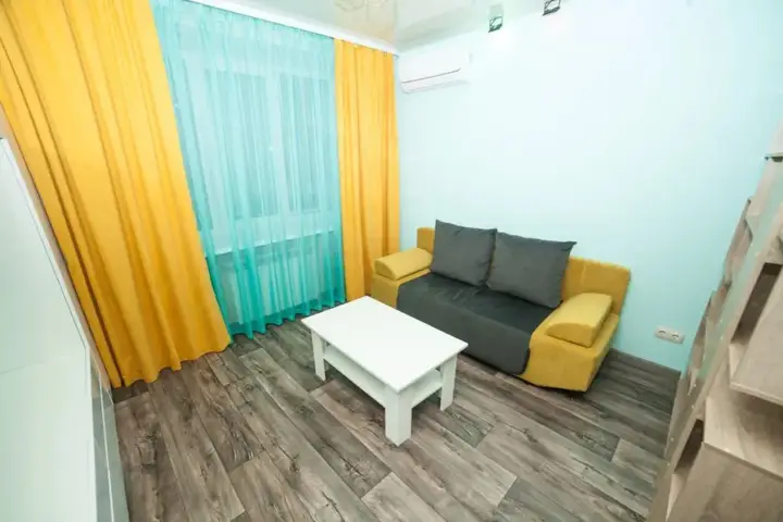 Екатеринбург: Mariin Dom Na Malyisheva 120 Flat