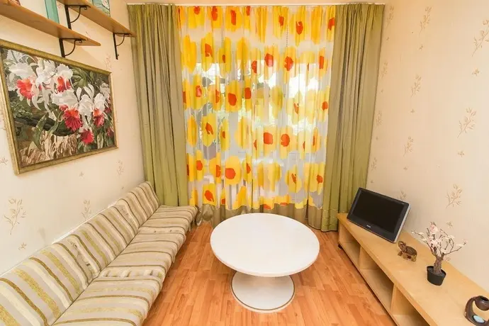 Екатеринбург: Apartment on Blyukhera