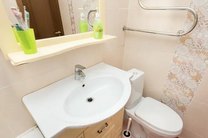 Екатеринбург: Apartment on Lunacharskogo