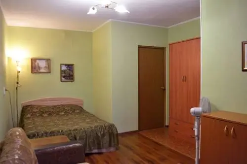 Екатеринбург: Apartment on Lunacharskogo