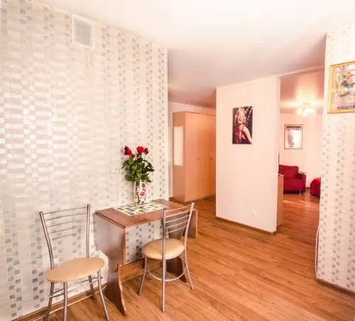 Екатеринбург: Na Ulitse Soyuznoy Apartment