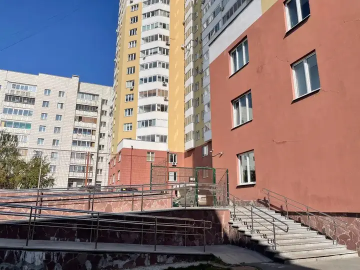 Екатеринбург: Апартаменты Этажидейли на Токарей 40