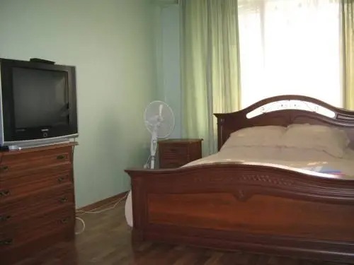 Екатеринбург: Apartments on Kuznechnaya 81
