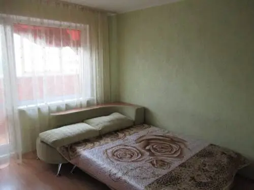 Екатеринбург: Apartments on Samocvetniy 6
