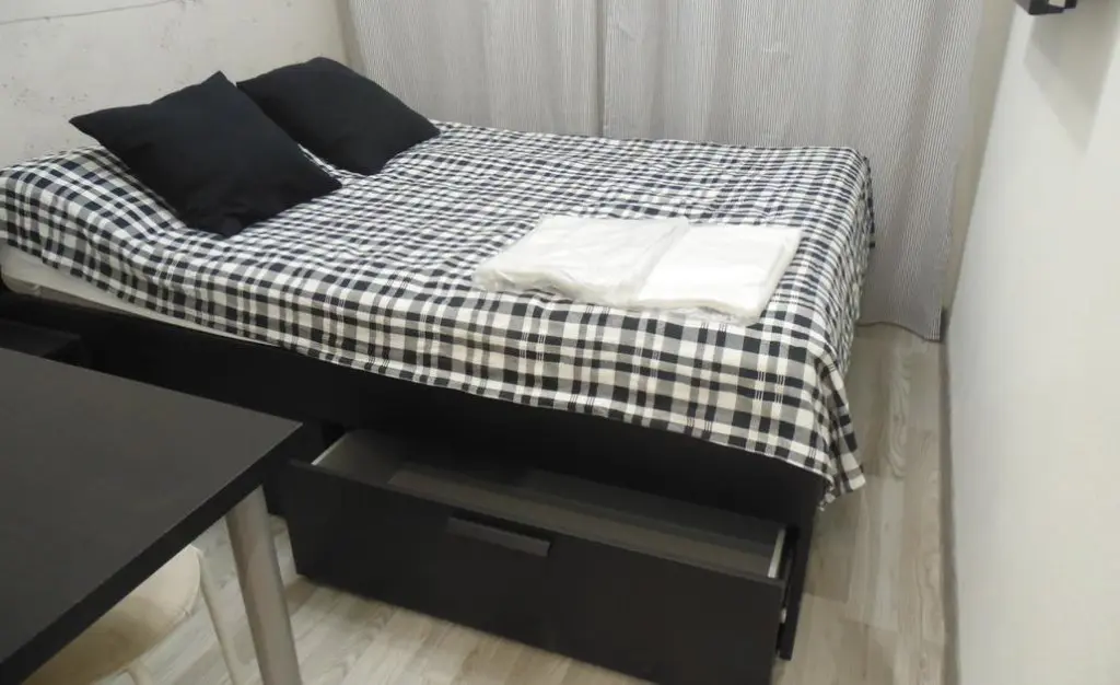 Екатеринбург: ApartUnit (АпартЮнит) на улице Челюскинцев