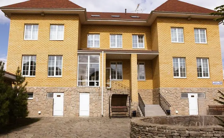Екатеринбург: Cottage on Dvinskaya 24