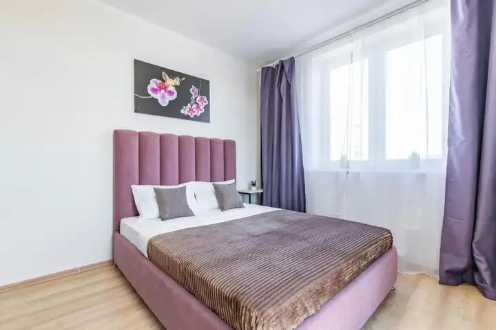 Екатеринбург: DreamHouse на Крестинского 8