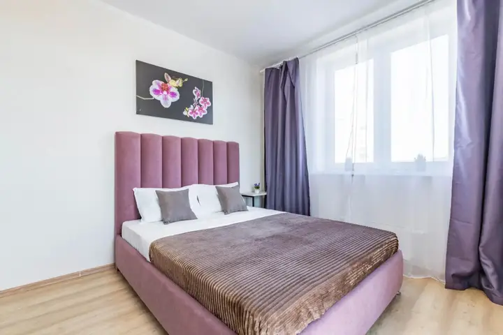 Екатеринбург: DreamHouse на Крестинского 8