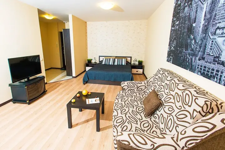 Екатеринбург: Etazhi 3. Aviatsionnaja – Schorsa – Tsiolkovskogo - 8 marta – Sojuznaja - Chapaeva