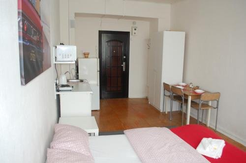 Екатеринбург: Guest House on Studencheskaya 24