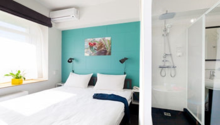 Екатеринбург: Hotel and Hostel Live