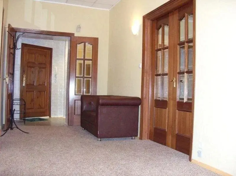 Екатеринбург: Меблированные комнаты Петал Лотус