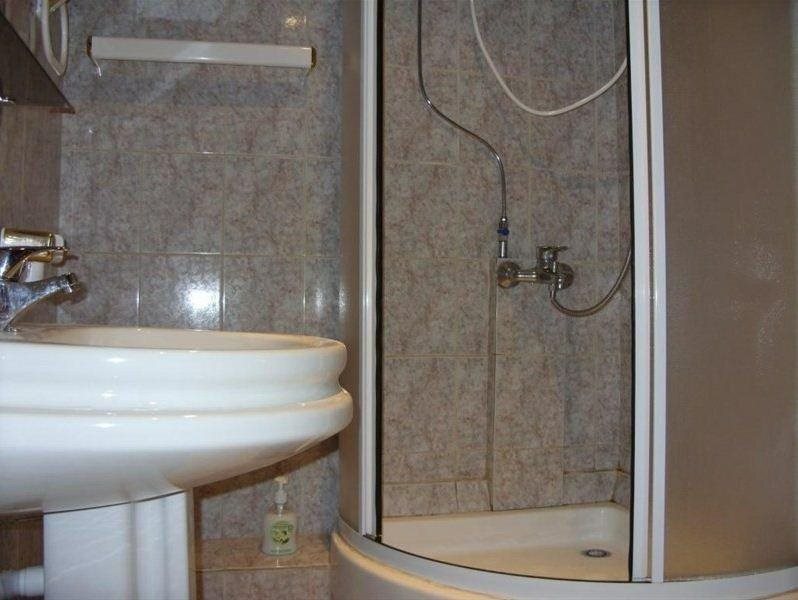 Екатеринбург: Меблированные комнаты Петал Лотус