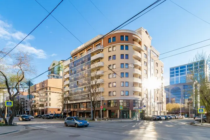 Екатеринбург: Rent House (Рент Хаус) на Белинского 30