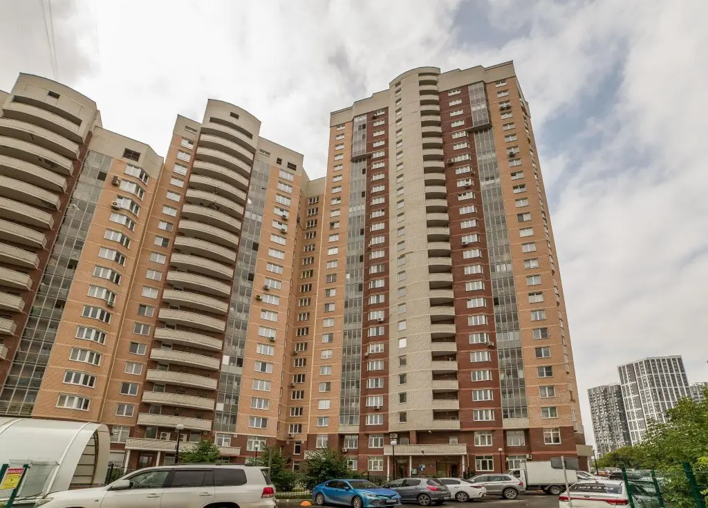 Екатеринбург: RentHouse (РентХаус) на улице Юлиуса Фучика 1
