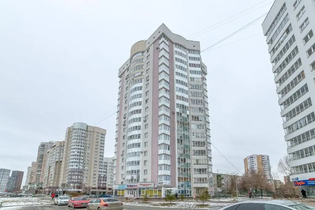 Екатеринбург: RentHouse (РентХаус) на улице Юлиуса Фучика 7