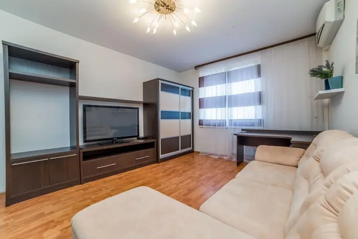 Екатеринбург: RentHouse (РентХаус) на 8 марта 194