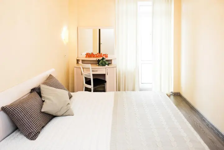 Екатеринбург: Rent House (Рент Хаус) на Татищева 49