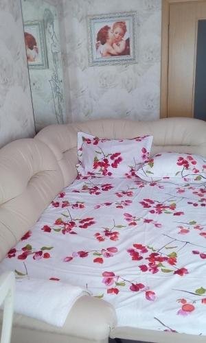 Екатеринбург: Rooms in Apartment on Tbilisskiy bulvar 11