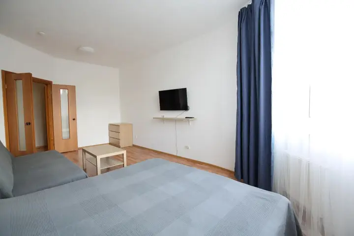 Екатеринбург: Rooms-Eкб (Румс-Екб) на улице 8 Марта 190