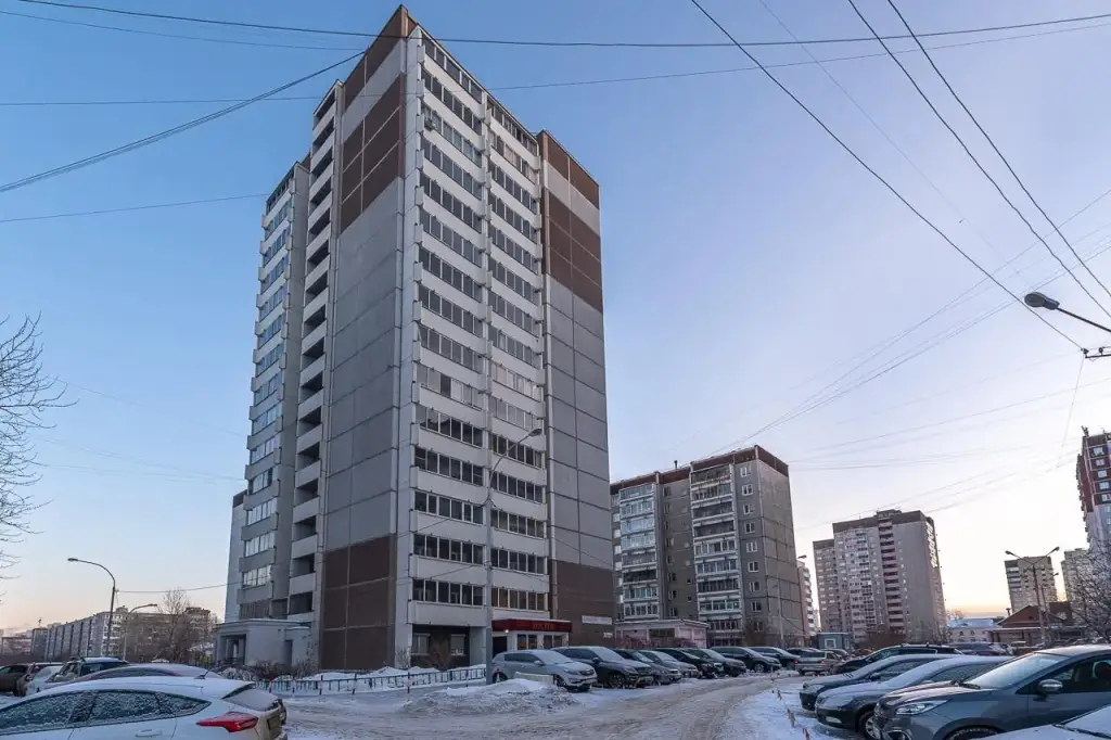 Екатеринбург: Сон и душ на Учителей