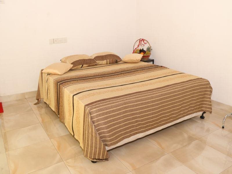 Эмбилипития: Tharusha White House Hotel