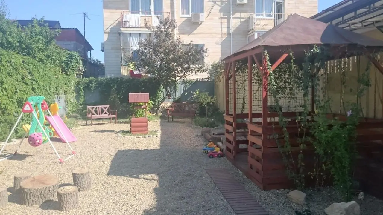 Витязево: Коттедж на Высоком Берегу