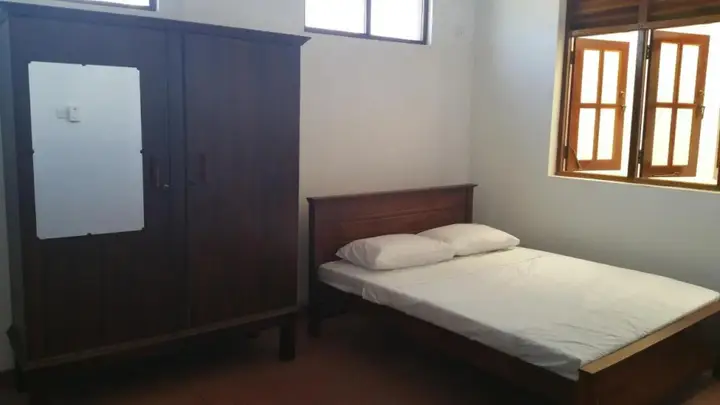 Гора Lavinia: Hitchhike Backpackers