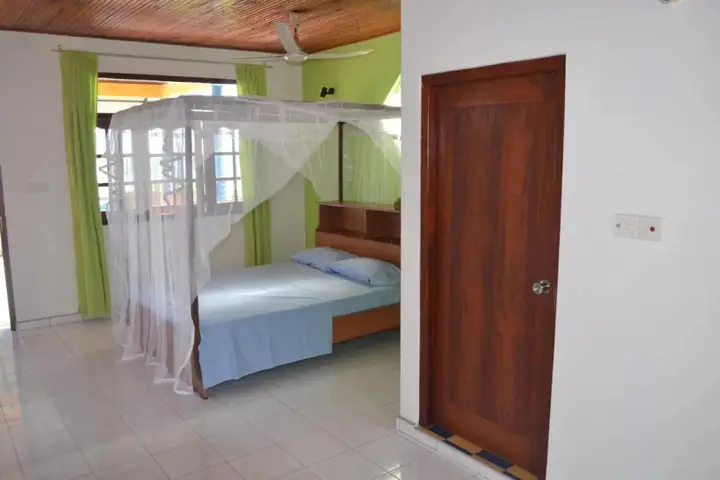 Таларамба: Bougain Villa Sea View