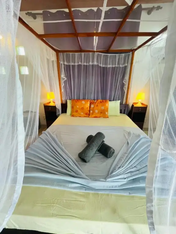 Таларамба: Bougain Villa Sea View