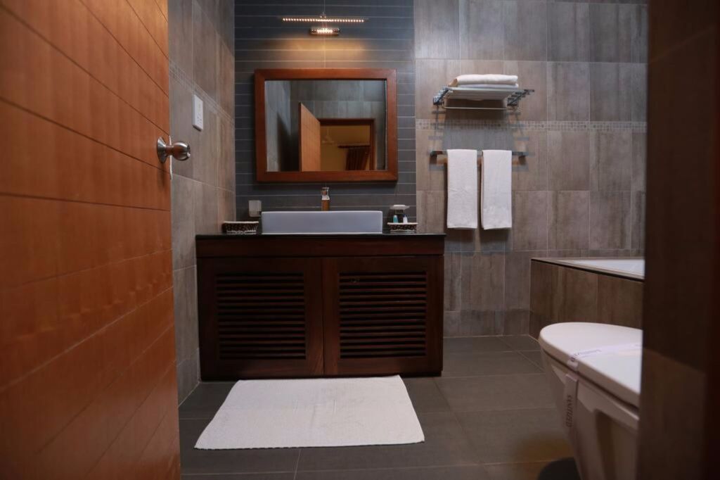 Хиккадува: Refresh Hotel