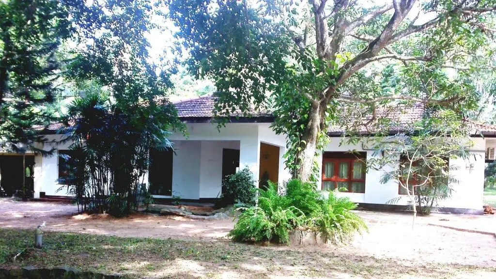 Катунаяке: The Saffron Country House