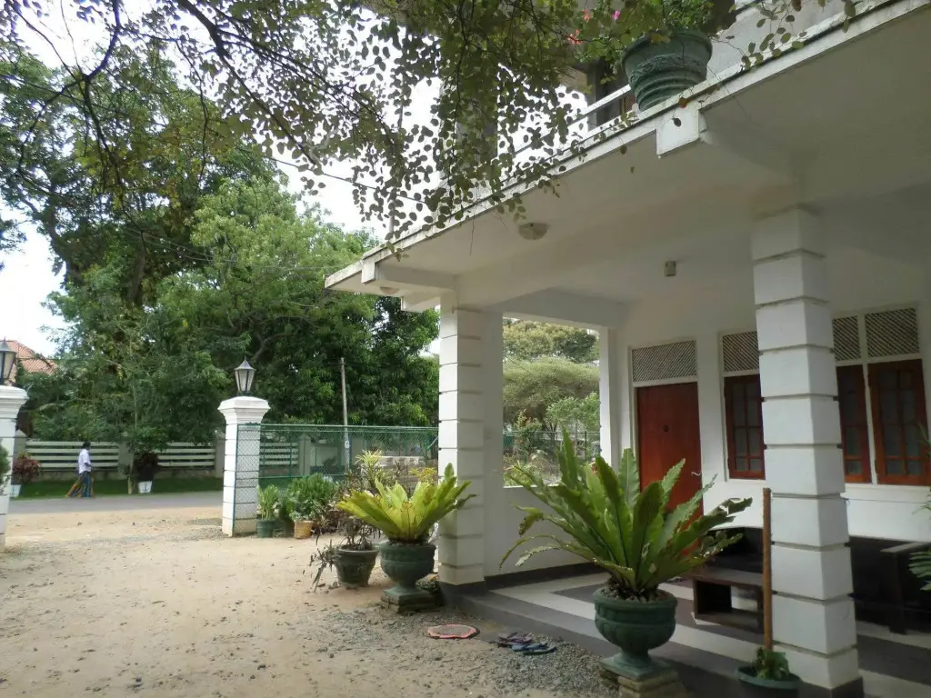 Катарагама: Vista Hotel Senora