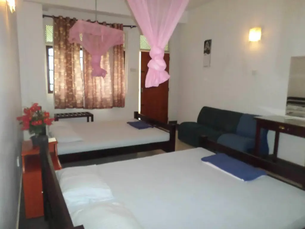 Катарагама: Vista Hotel Senora
