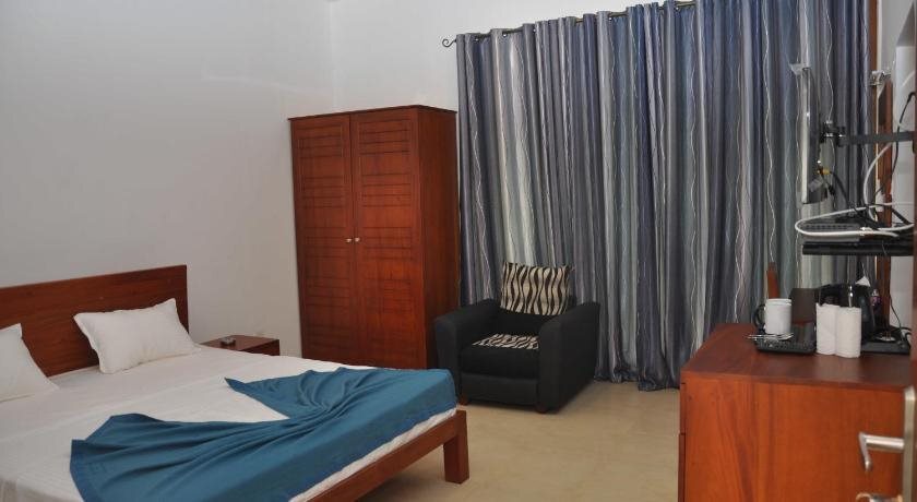 Курунегала: Aarya Hotel
