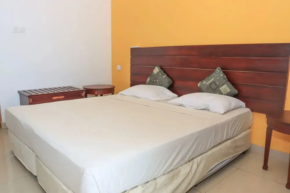 Аругам-Бэй: New Tristar Beach Hotel