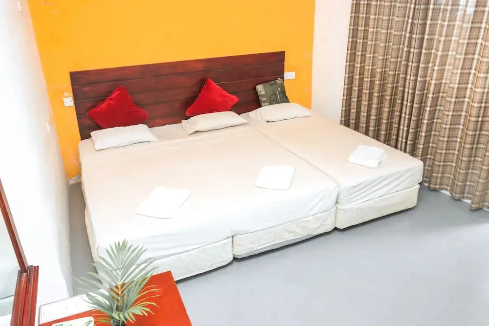 Аругам-Бэй: New Tristar Beach Hotel