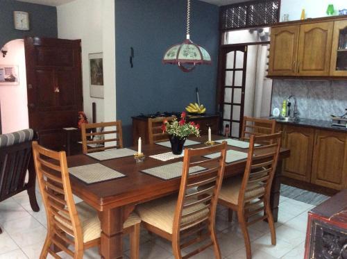 Негомбо: Negombo Travellers Inn