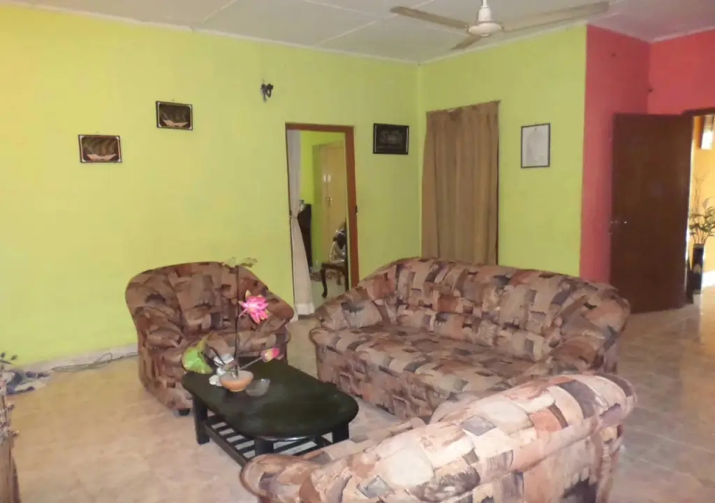 Анурадхапура: Mahagedara Inn