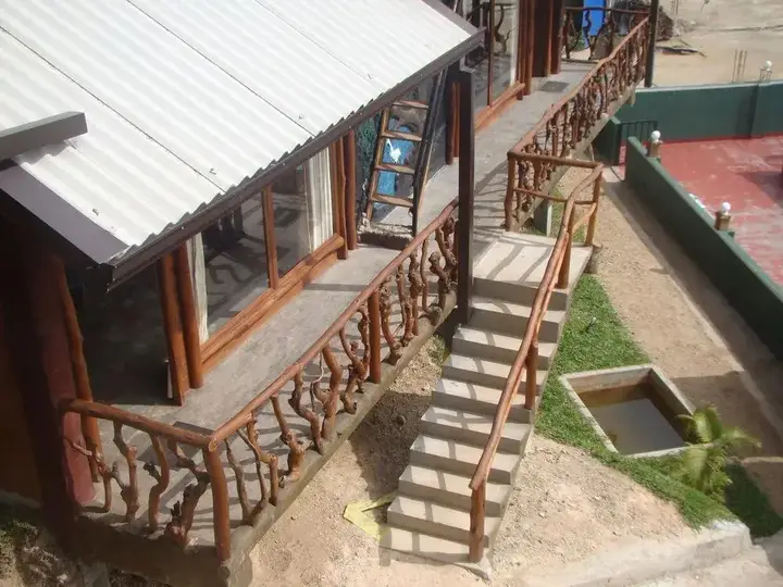 Элла: Yoho Okan Rock Wooden Cabana