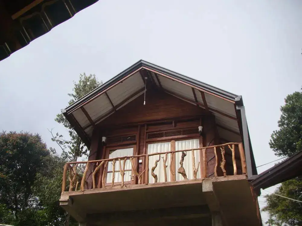 Элла: Yoho Okan Rock Wooden Cabana