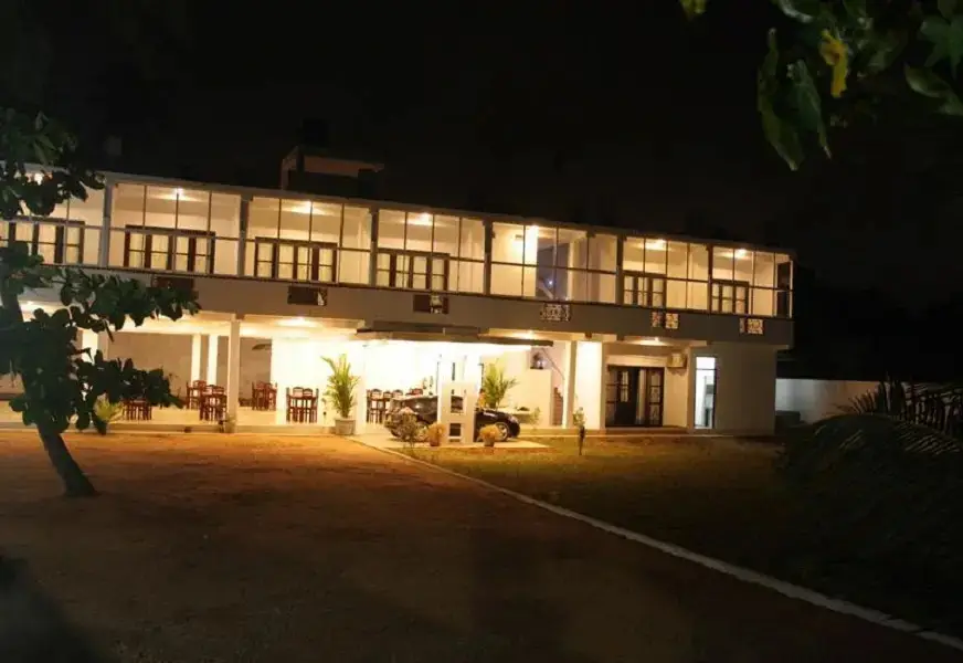Негомбо: Estuary Beach Hotel
