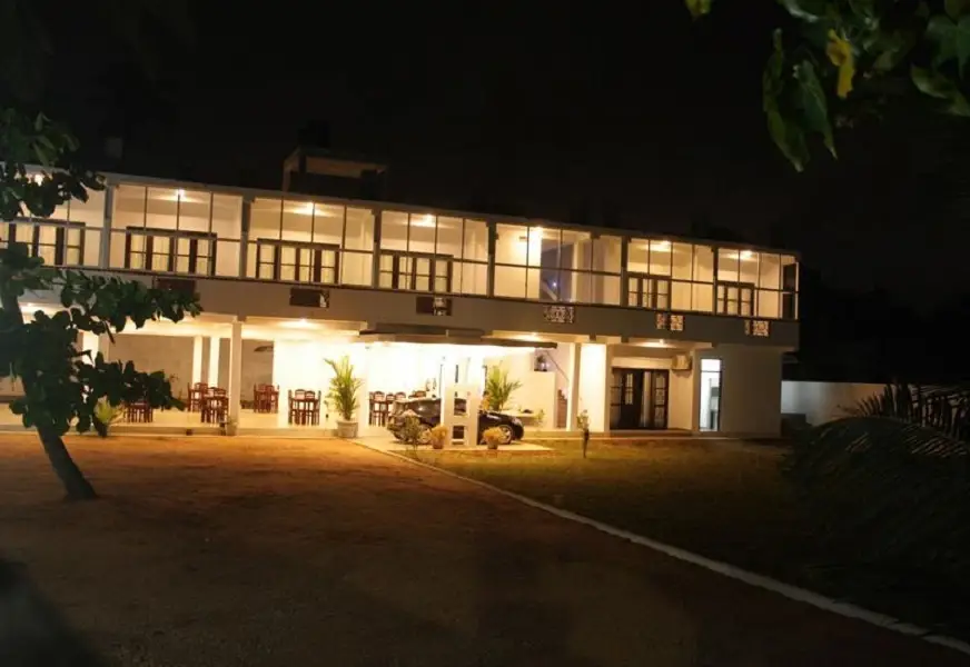 Estuary Beach Hotel — фото 1