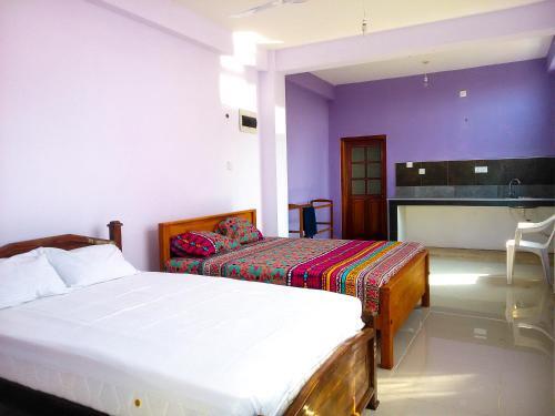 Хиккадува: Randhila Beach View Hotel