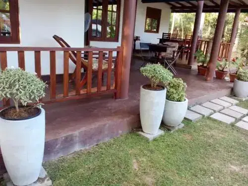 Тангалла: Jungle fowl lodge