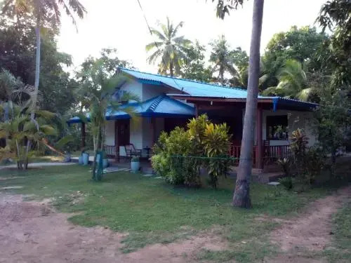 Тангалла: Jungle fowl lodge