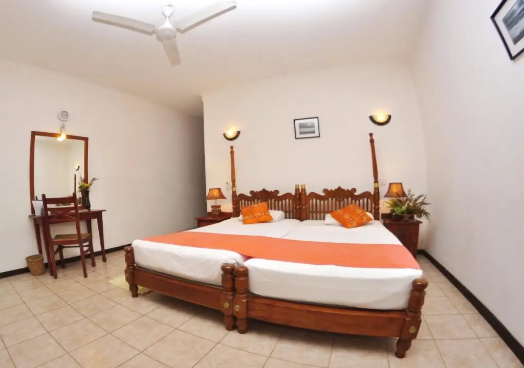 Индурува: Royal Beach Resort