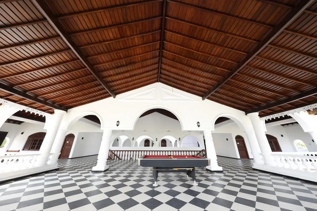 Royal Beach Resort — фото 1