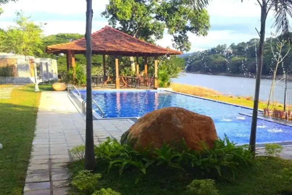 Канди: Serendip Stone Hotel and Bungalow