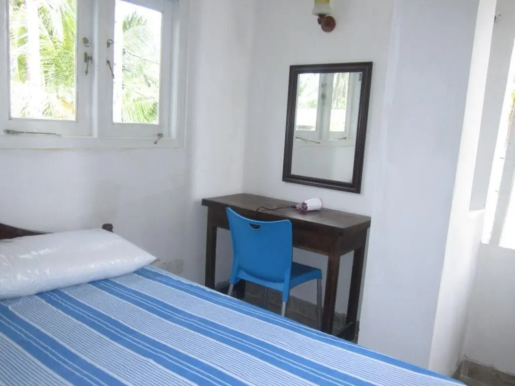 White Surfing Beach Resort — фото 1
